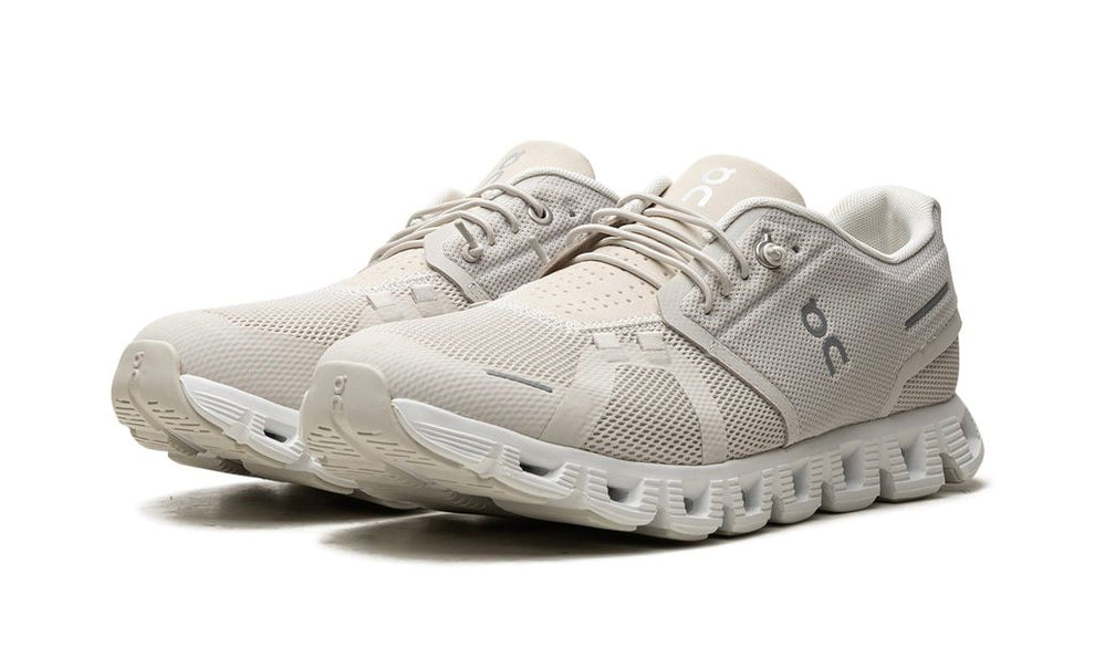ON Running Cloud 5 â€“ Pearl/White